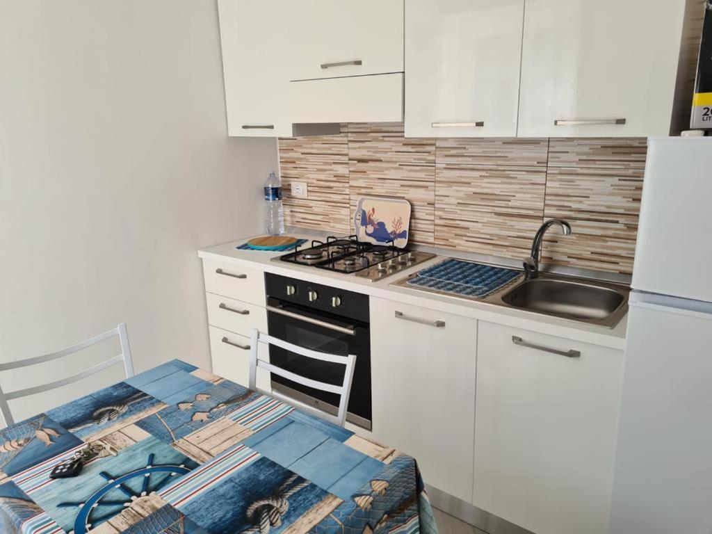 A Due Passi Dal Mare Apartment ฟาวีญานา ภายนอก รูปภาพ